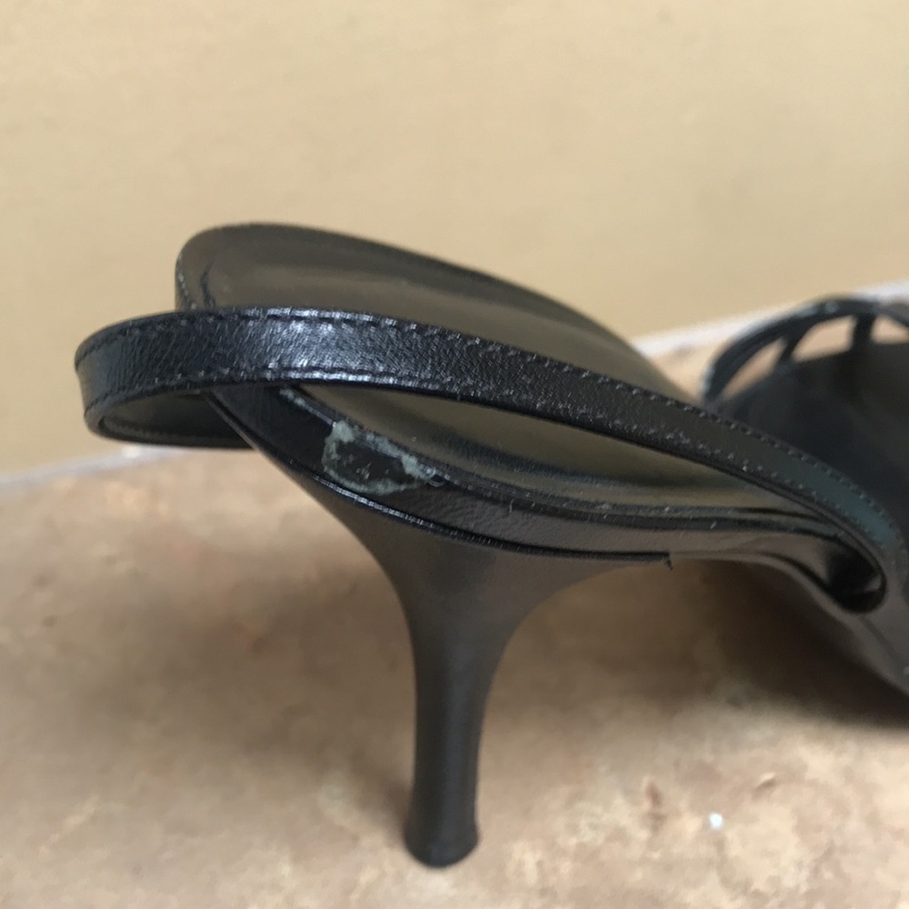 Heels - Picture 4 of 4